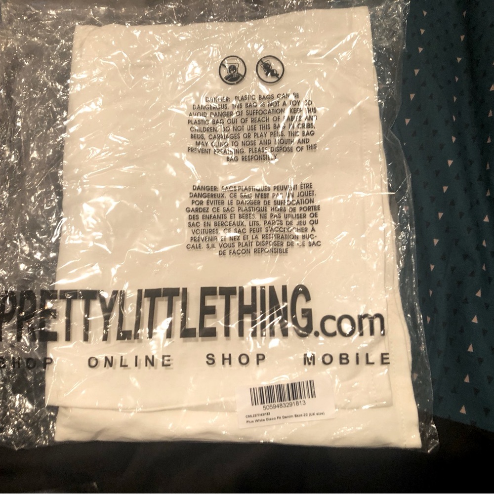 BRAND NEW PRETTYLITTLE THING PLUS SIZE WHITE DISCO FIT DENIM SKIRT SIZE 22